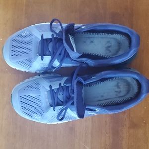 OnCloud Cloud Flow Womens Running Shoes Purple pre-owned NO INSOLES